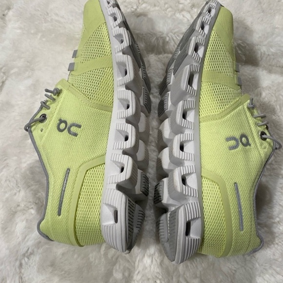 On cloud - Picture 8 of 9